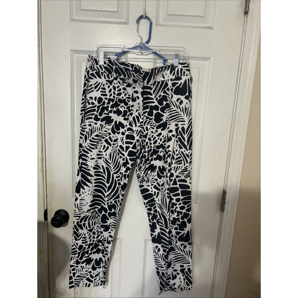Talbots Hampshire Pants Womens 10 Black White Floral Textured Tropical Stretch